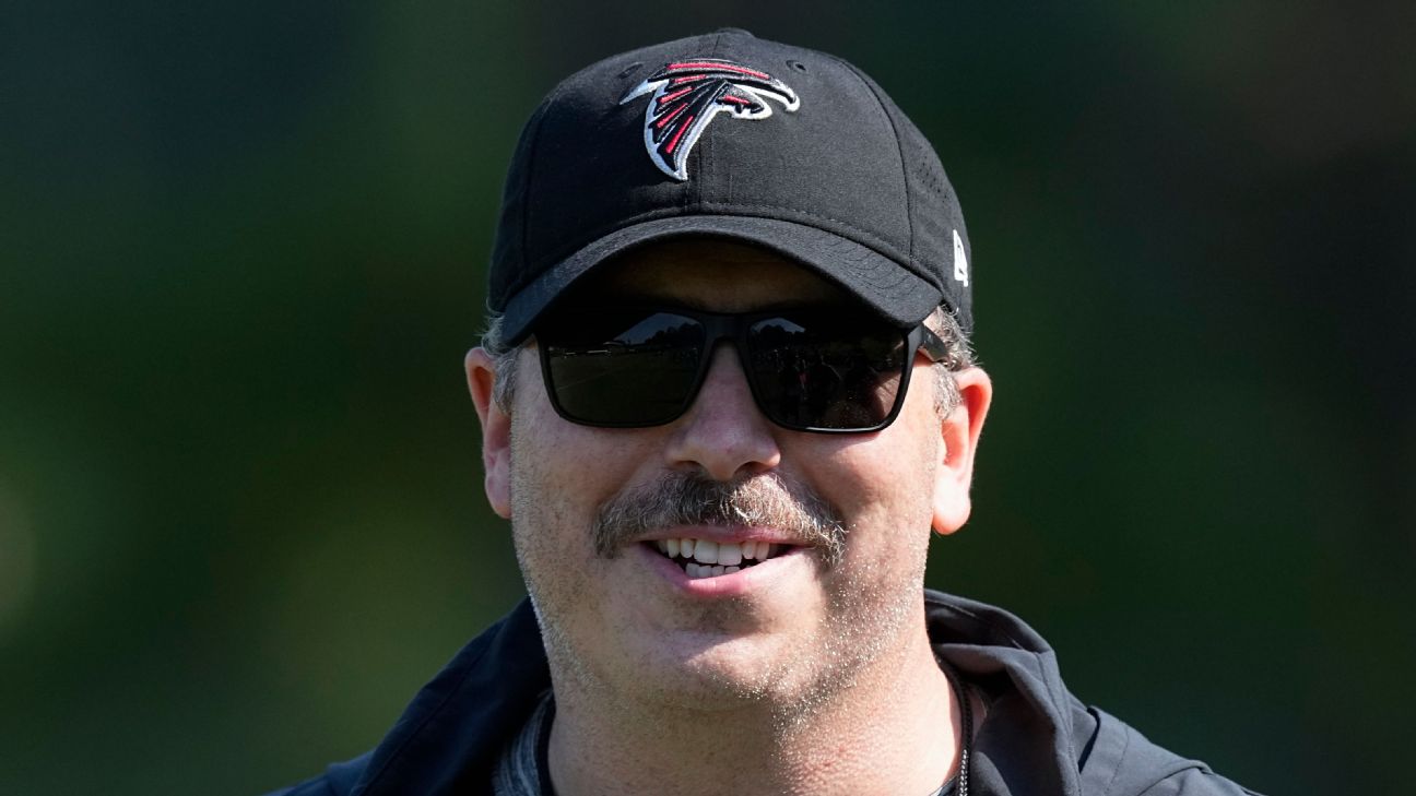 Falcons coach Arthur Smith is sporting a new look at training camp - ESPN -  Atlanta Falcons Blog- ESPN