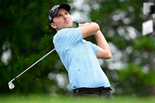 Henley (62) leads Wyndham after 1st round