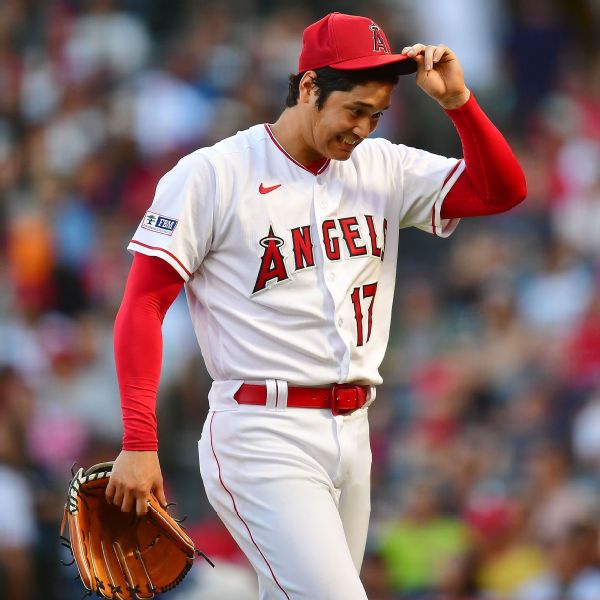 Ohtani exits start with cramps, then hits 40th HR