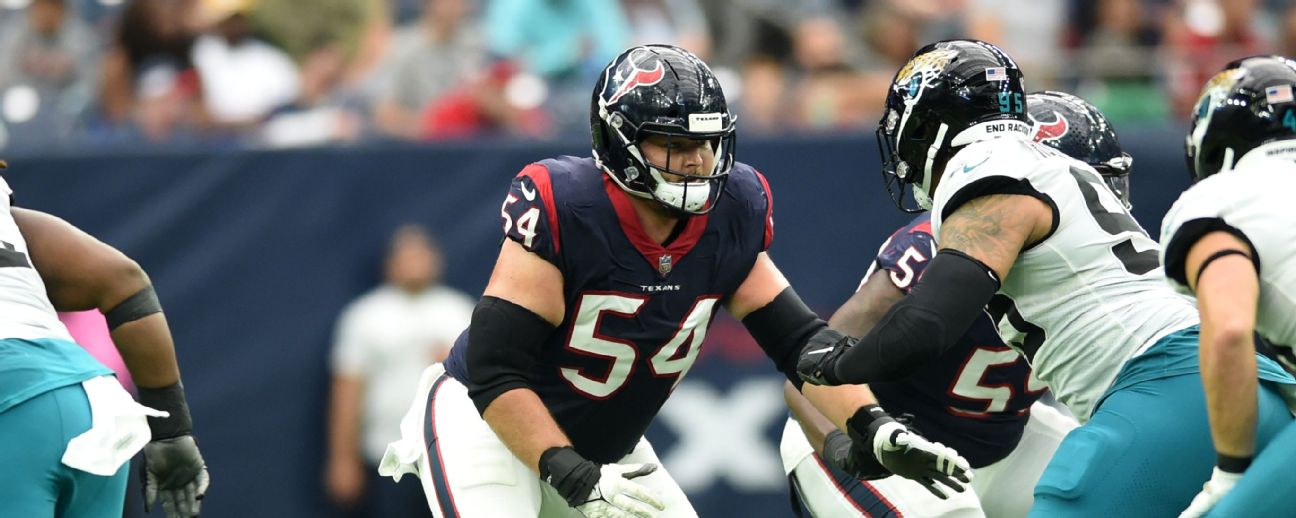 Houston Texans offensive lineman Scott Quessenberry (54) warms up