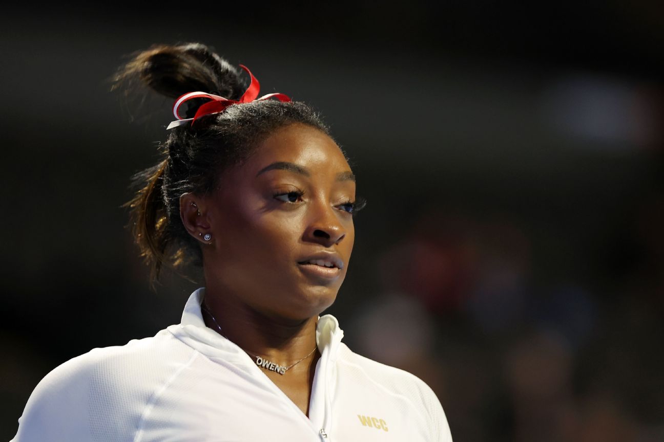 Biles wows in return to competitive gymnastics