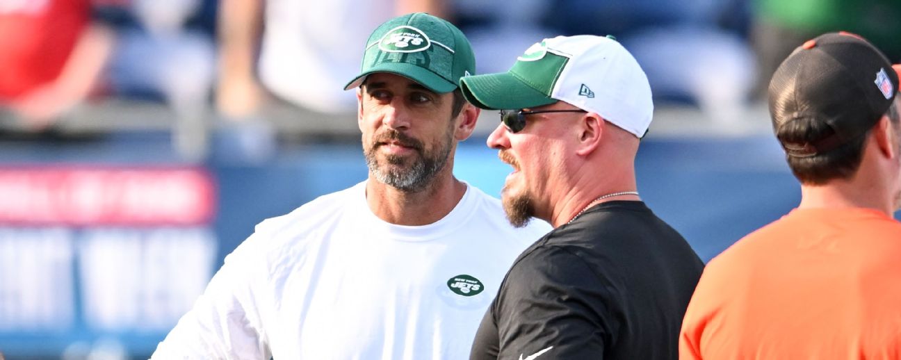 Rodgers backs Hackett: 'I'm a believer' in offense