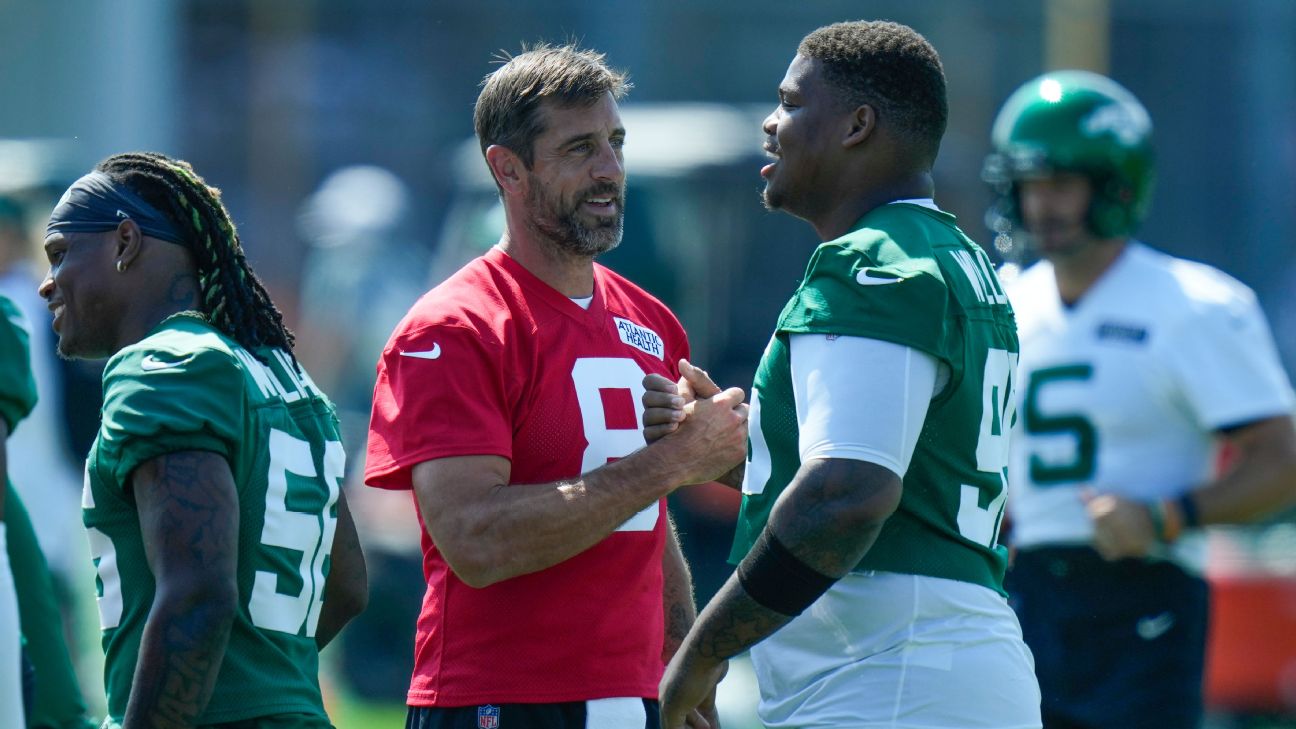 How Qb Aaron Rodgers Is Putting His Stamp On The Jets Abc7 New York