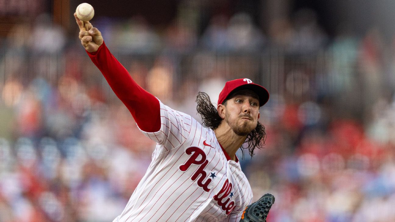 SF Giants add a pair of pitchers to roster, Phillies place eight