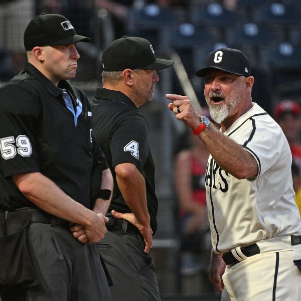 Pirates manager, coaches ejected in DH nightcap