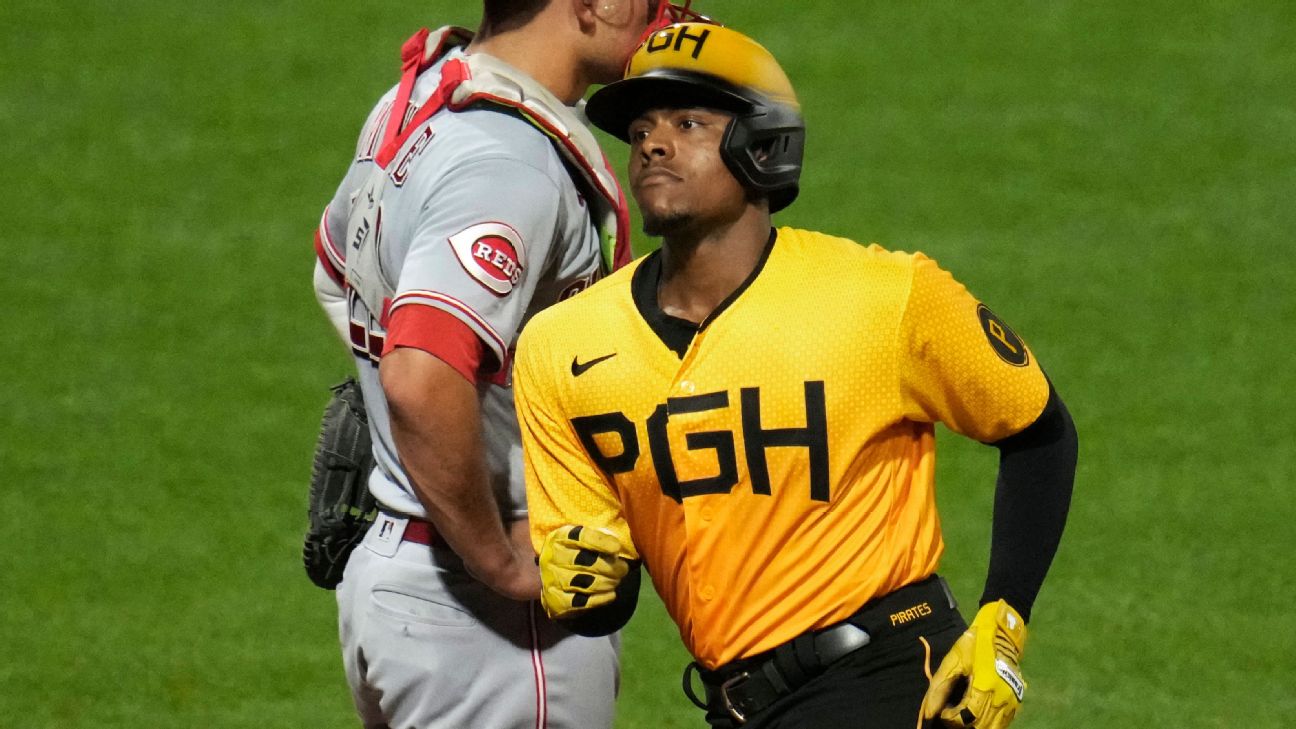 Pirates 3B Ke'Bryan Hayes exits game with injury after agreeing to