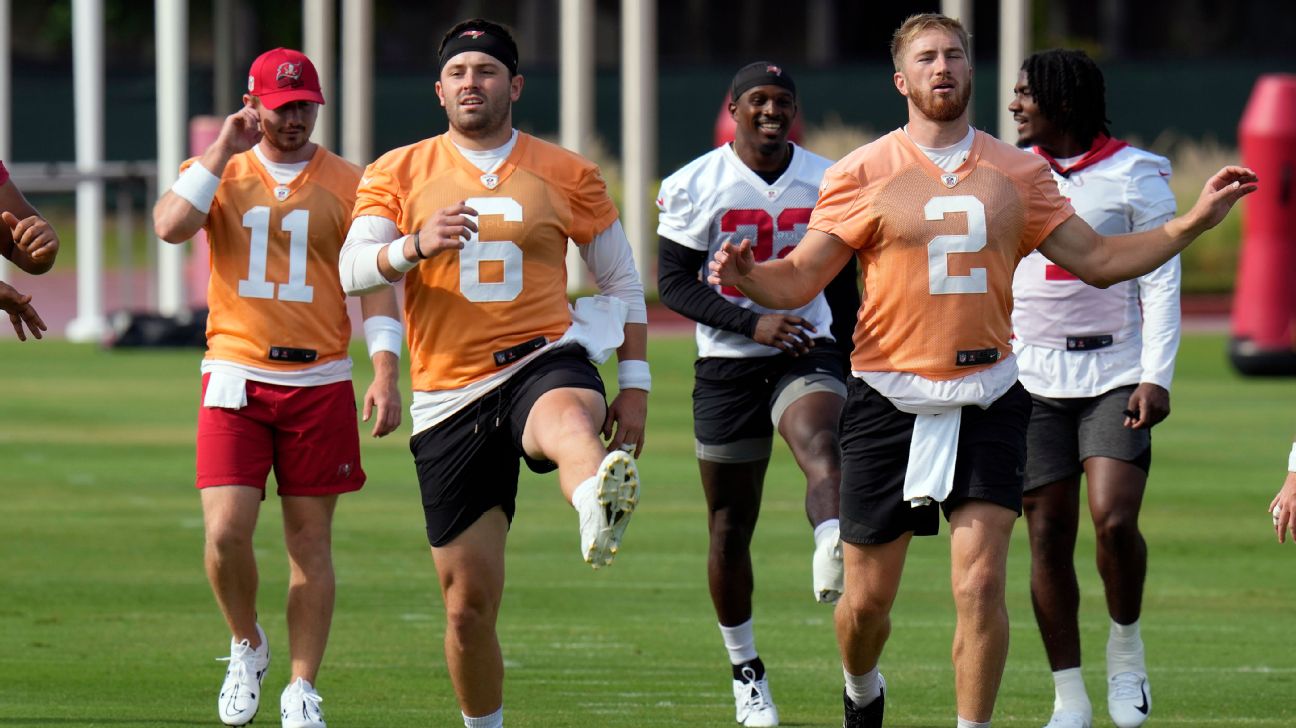 Buccaneers QBs Baker Mayfield, Kyle Trask Splitting First-Team Reps