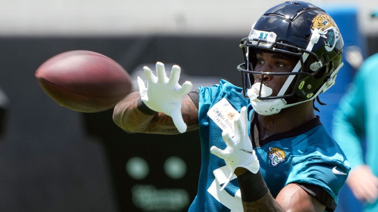 Jaguars RB Tank Bigsby making a statement at training camp