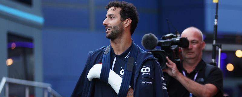 Ricciardo undergoes successful surgery on broken hand