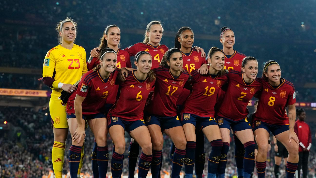Spain players end boycott after FA vows change thumbnail