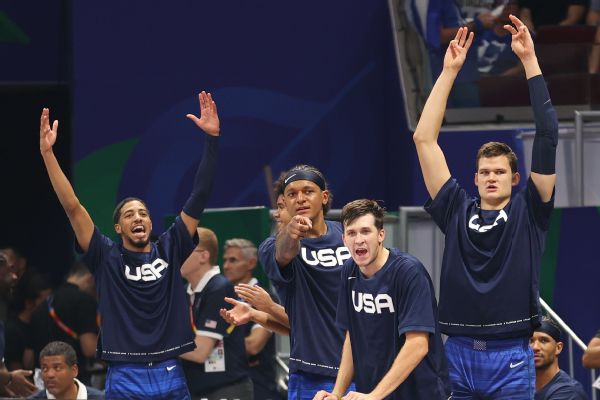 U.S. routs Greece to reach FIBA WC 2nd round