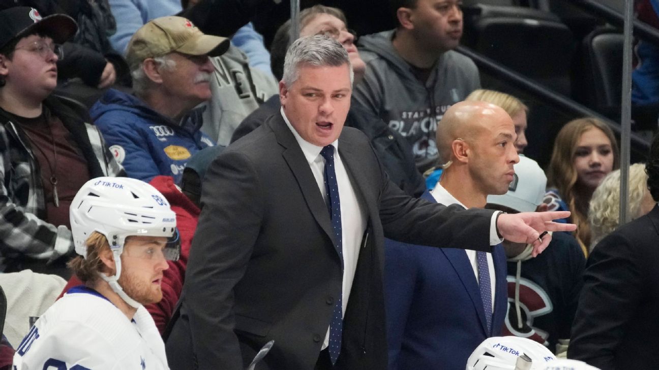 Leafs coach Keefe signs multi-year extension