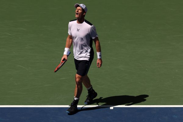 Murray returns to China, wins opener at Zhuhai