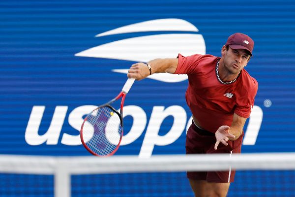 Paul among strong U.S. contingent into 4th round
