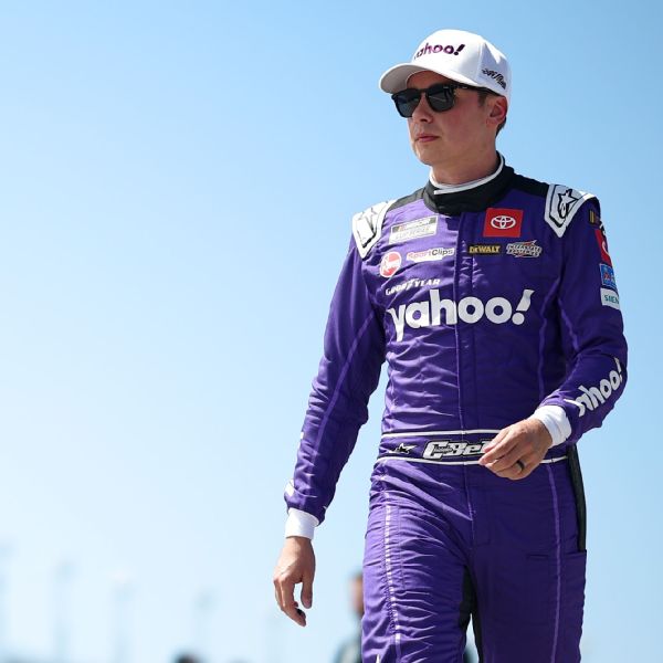 Bell takes pole at Darlington for 1st playoff race