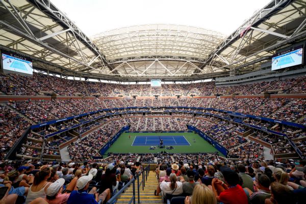 Gauff-Muchova halted 50 minutes by protesters