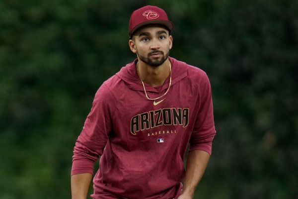 D-backs shortstop Lawlar singles in MLB debut