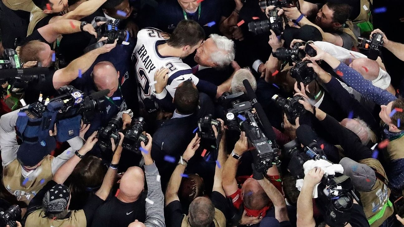 Patriots honor Tom Brady: Watch ceremony as QB heads to team Hall