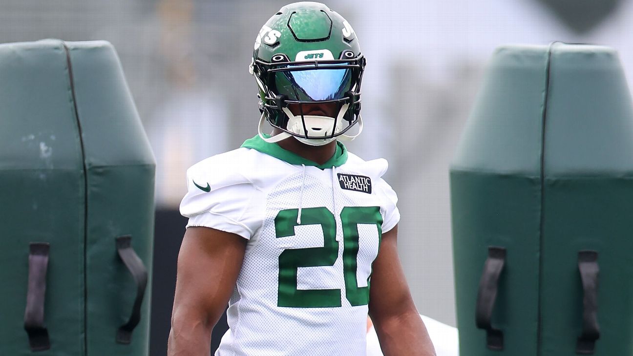 Jets RB Breece Hall confident in knee, ready to roll vs. Bills - ESPN