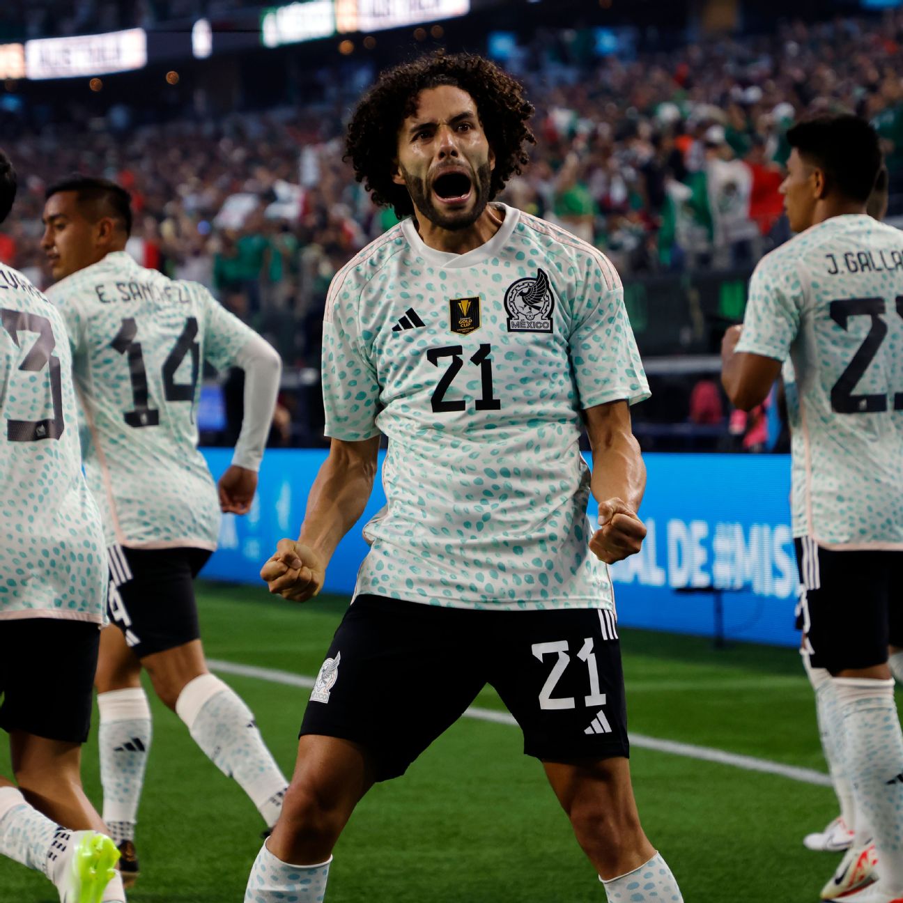 Photos: Mexican National Team takes on Australia at AT&T Stadium