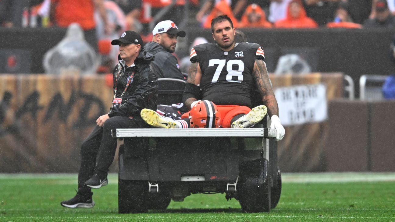 Browns lose starting RT Conklin for rest of season
