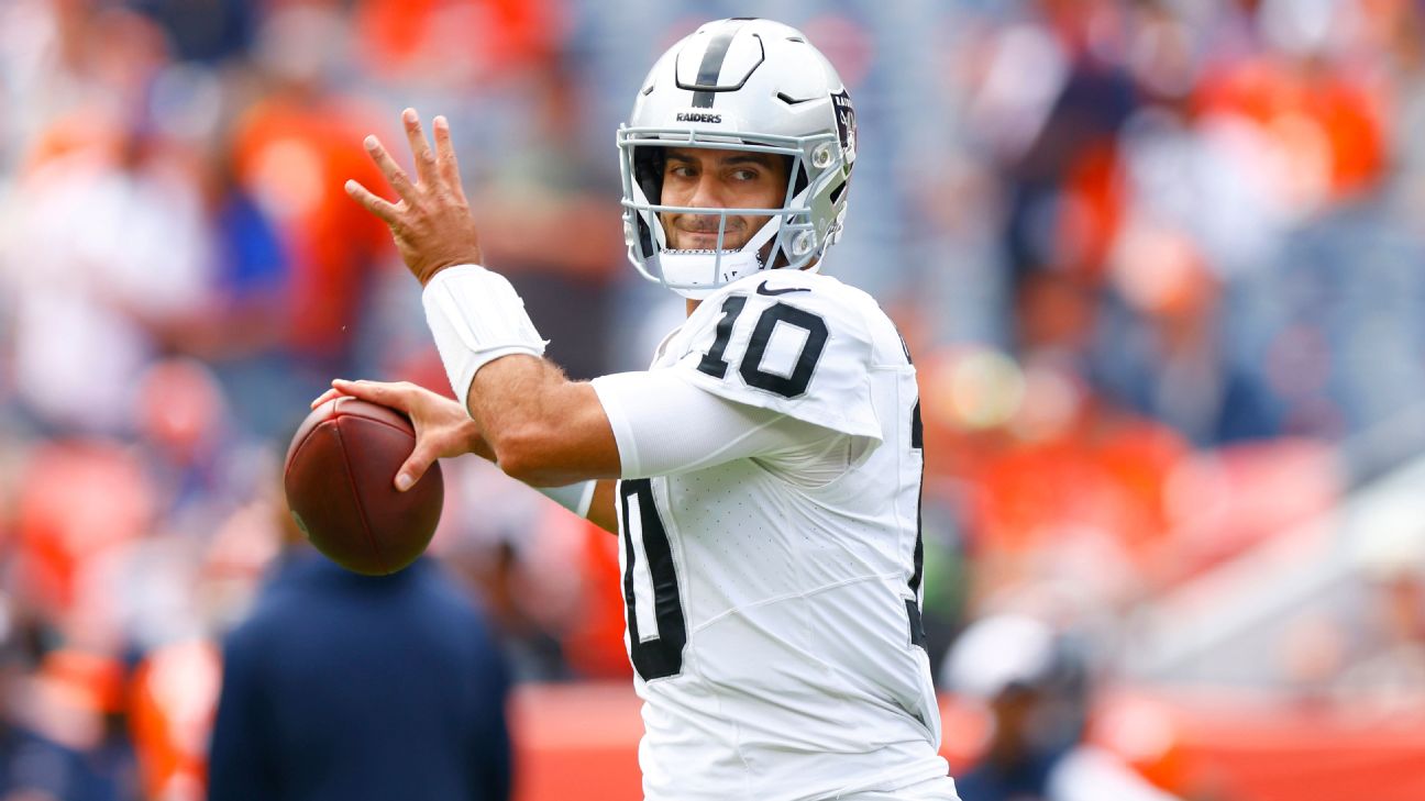 Raiders’ Garoppolo clears protocol, will face Pack