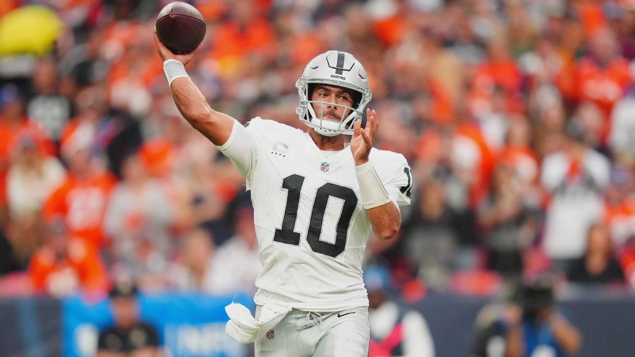 Raiders win season opener behind two touchdowns from Garoppolo