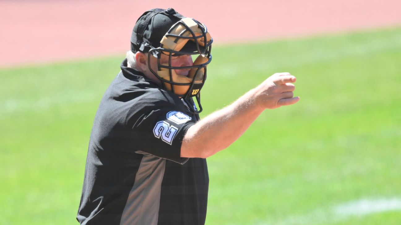 Pirates' Ke'Bryan Hayes calls for robo umps after missed call