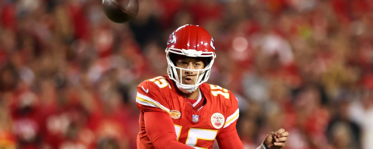 Patrick Mahomes launches a pair of long scores to Tyreek Hill - ESPN