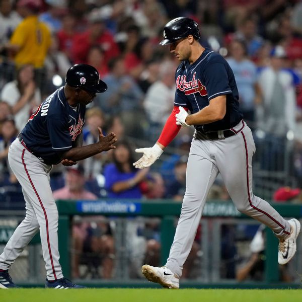 Olson hits 50-HR mark, 1 shy of Braves record