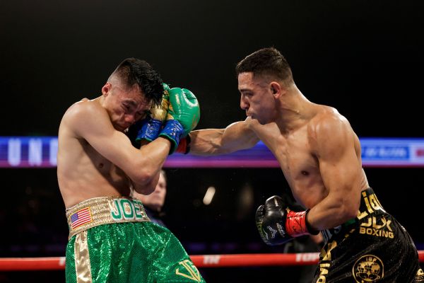 Lopez retains IBF belt after dominating Gonzalez