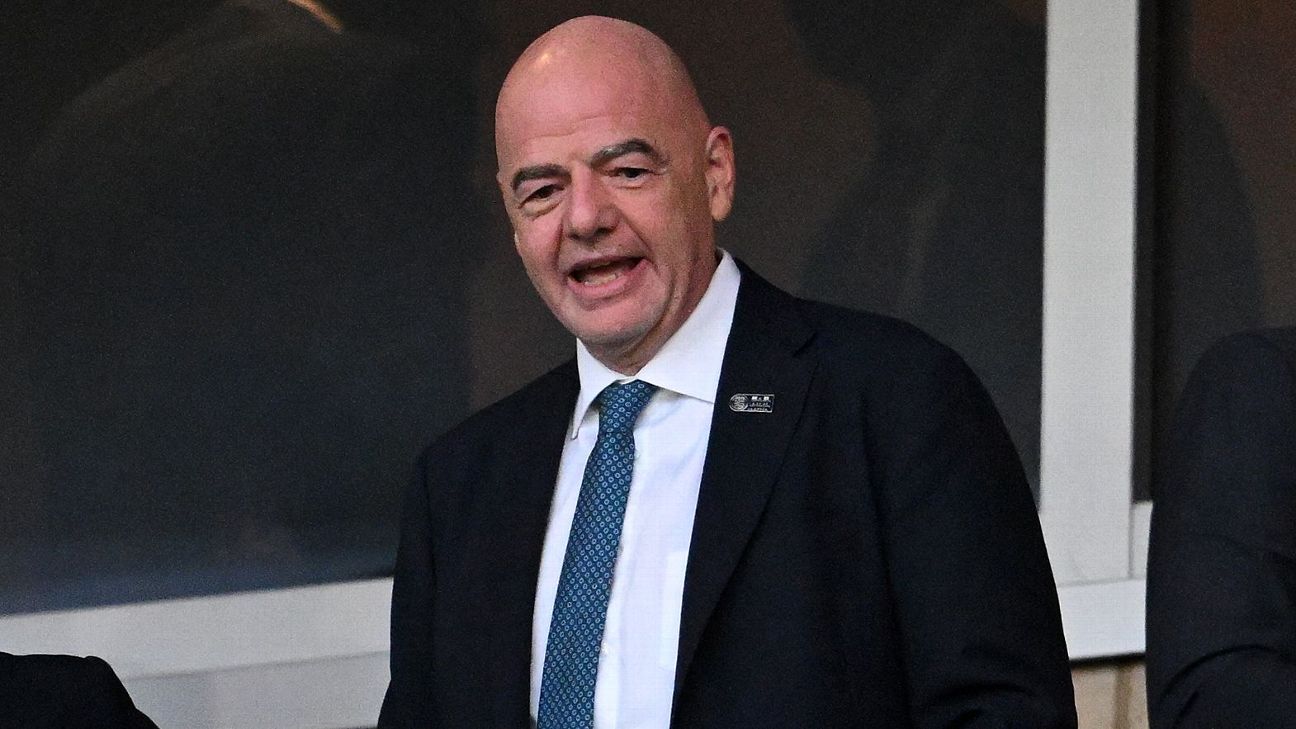 Gianni Infantino visits MetLife Stadium for Patriots vs New York