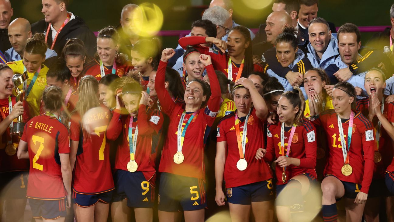 Spain call up WWC winners but boycott remains