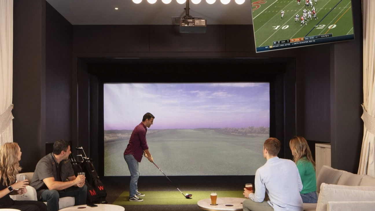 Tiger Woods, Justin Timberlake Tee Off Sports Bar in NYC