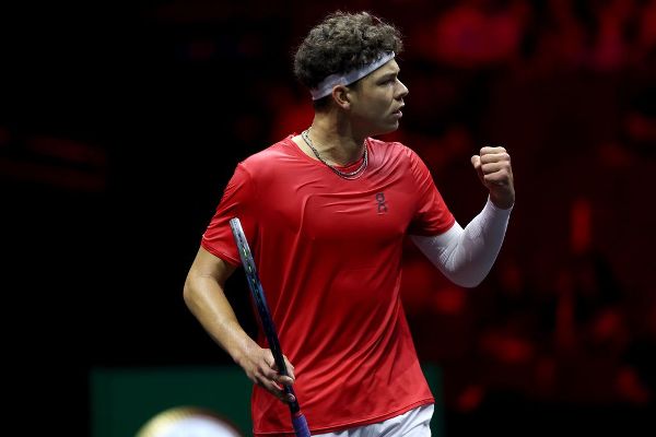 Shelton, Cerundolo open Laver Cup with wins