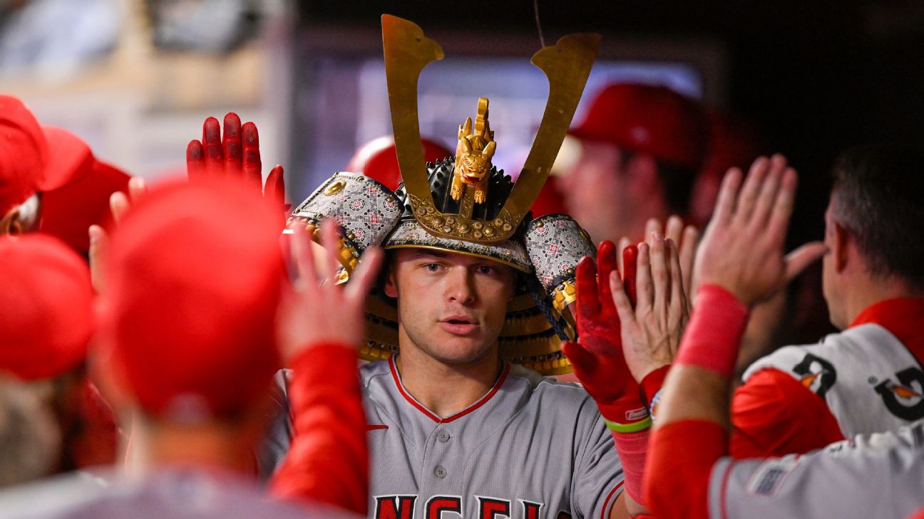 Angels blown out by Rangers in another rough game for José Suarez