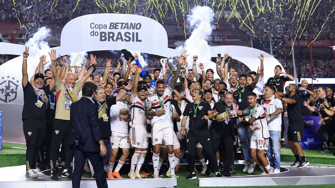 Lucas Moura-led Sao Paulo lifts Brazil Cup to end trophy drought