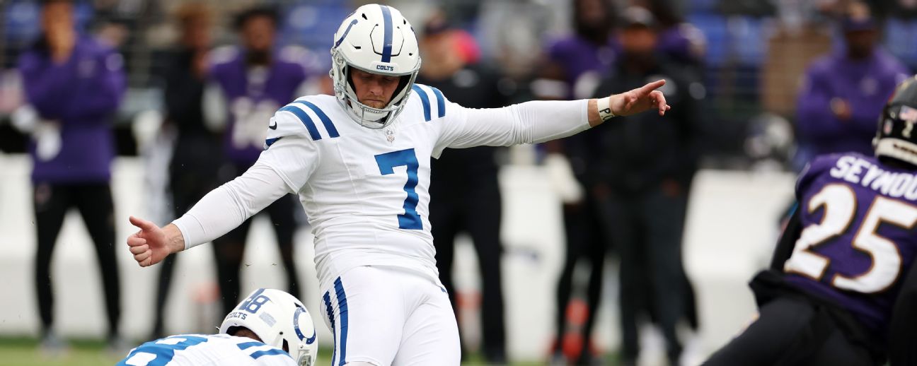 Los Angeles Rams place kicker Matt Gay (8) kicks a 47-yard field