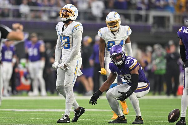 Chargers-Vikings Game Recap: Herbert, Allen cook up history in 28-24 win  over Vikings - Bolts From The Blue