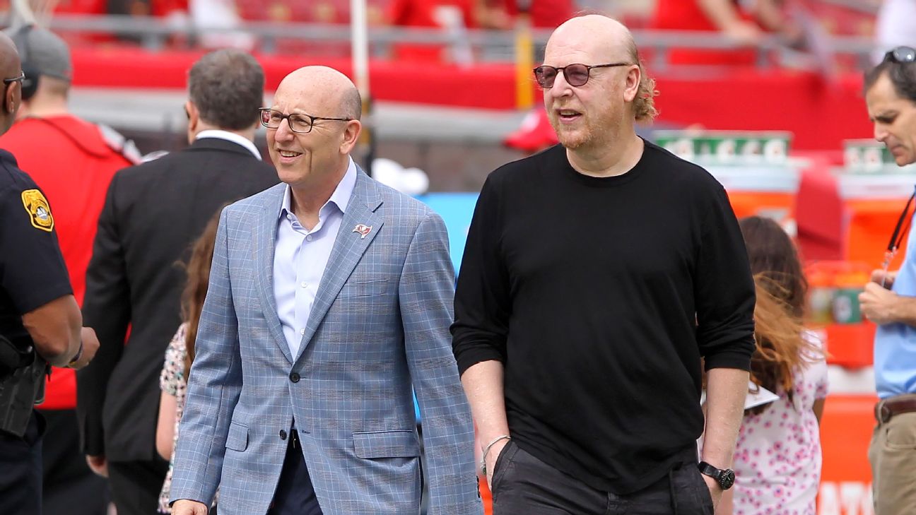 'Glazers Out' banner flown over Tampa stadium