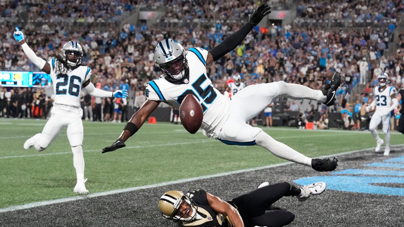 Panthers S Xavier Woods leaves game against Seahawks with hamstring injury  - A to Z Sports