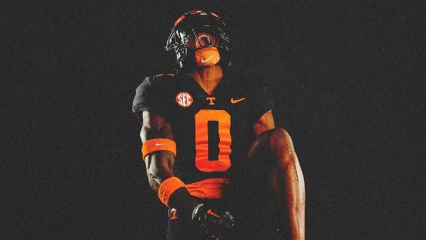 Throwback Saturday? Gamecocks will don all black uniforms for Tennessee