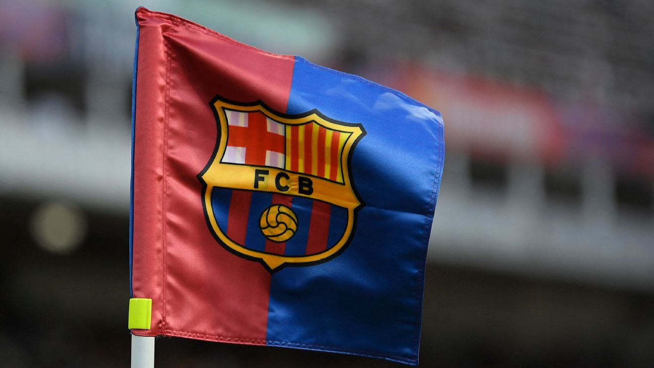 Report: Barca probed for alleged bribery of refs