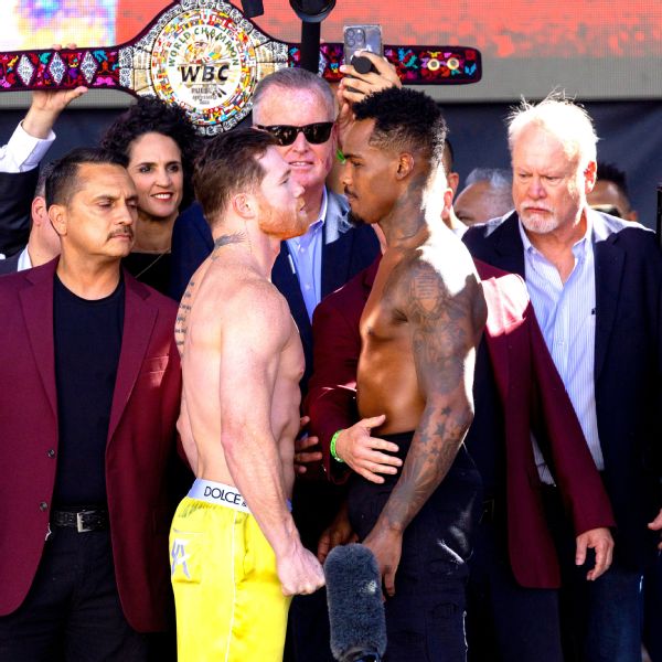 Canelo-Charlo set as both weigh in at 167.4 lbs.