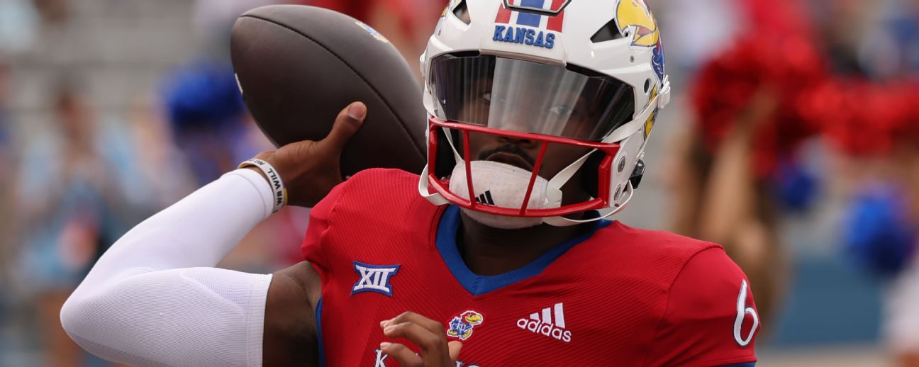 Kansas Jayhawks QB Jalon Daniels returns to defeat Illinois