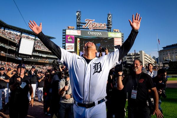 Tigers legend Cabrera ends HOF career with win