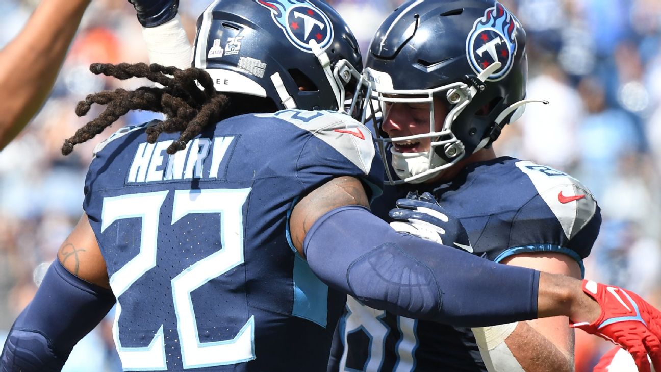 Derrick Henry becomes fifth non-QB in Oilers-Titans history with