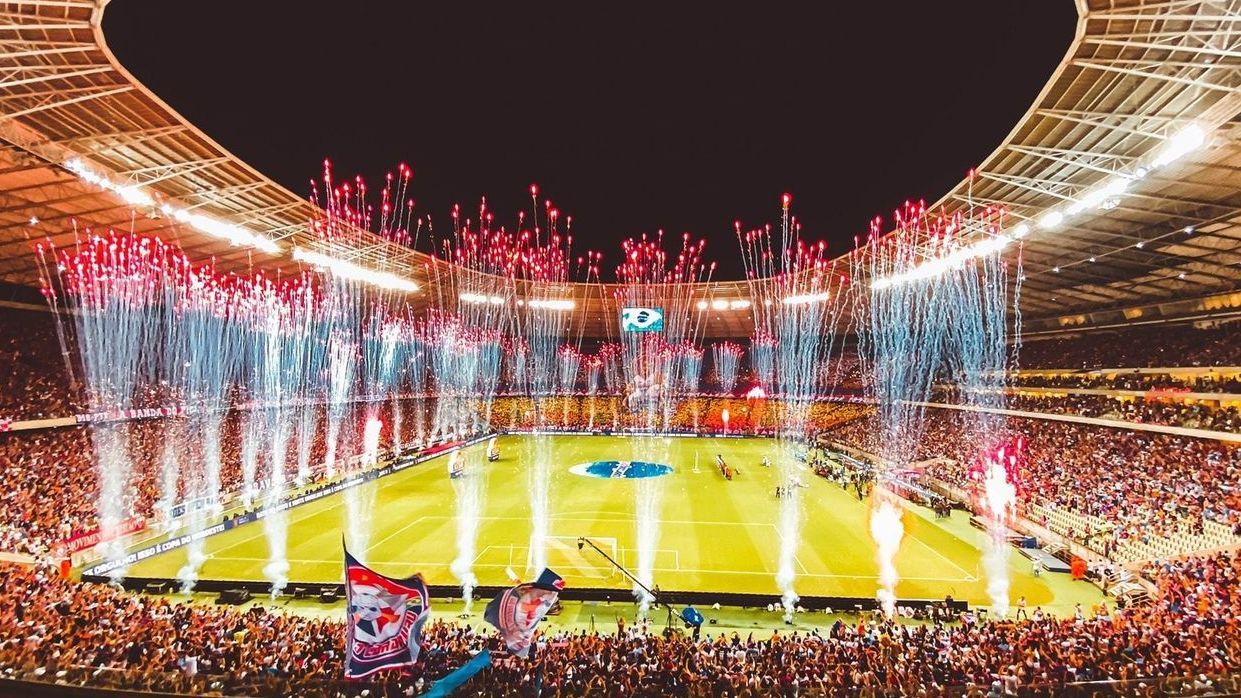 Mosaico e fogos: torcida do Olimpia prepara festa para jogo contra