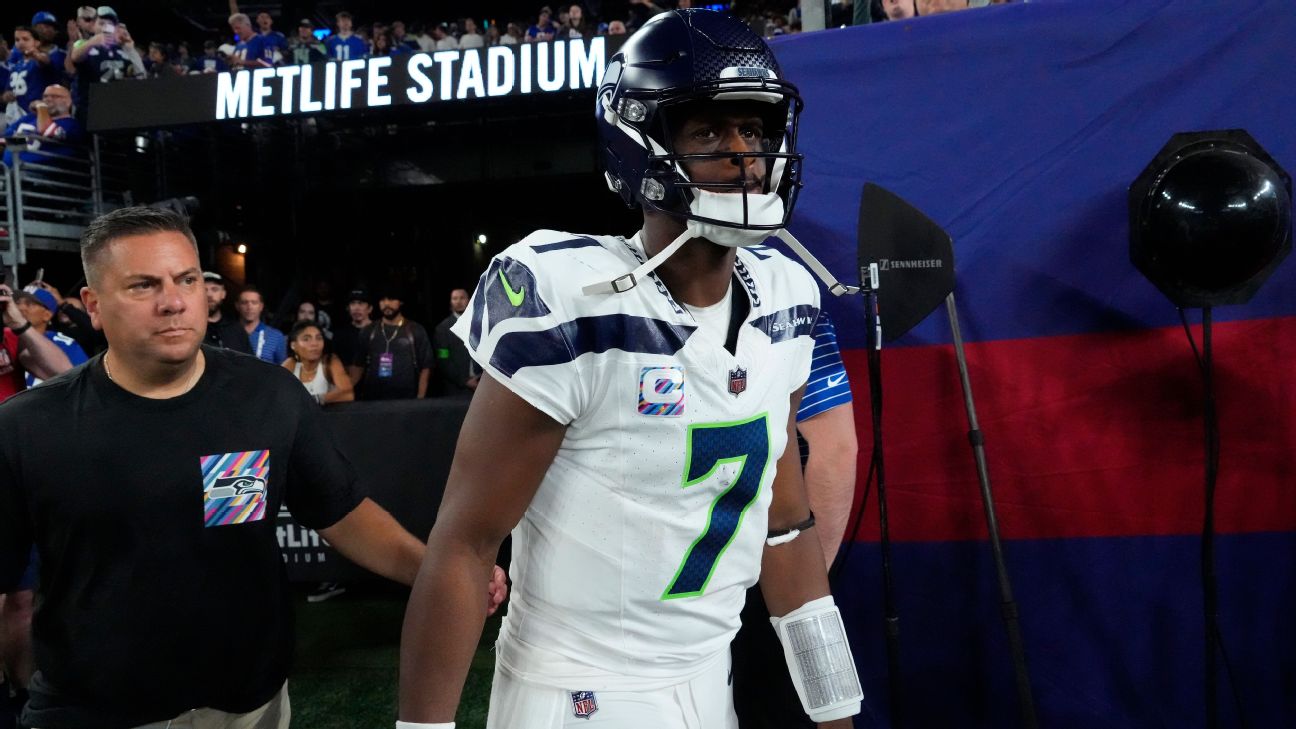 Seahawks QB Geno Smith rejoins game after knee injury – 810 The Spread