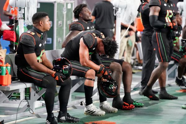 Miami opts not to kneel, loses on last-second TD